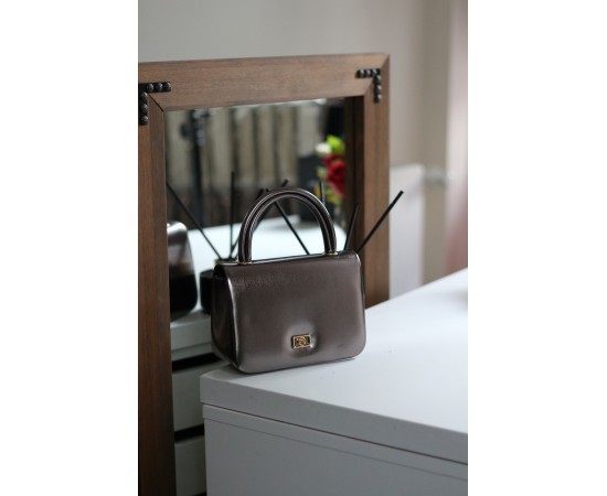 Kadın Platin Parlak Renkli Zincir Detaylı El Çantası 