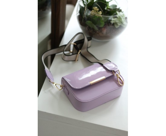 Kadın Lila Rugan Toka Detaylı Kumaş Askılı Omuz Çantası