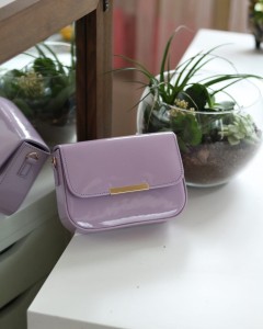 Kadın Lila Rugan Toka Detaylı Kumaş Askılı Omuz Çantası