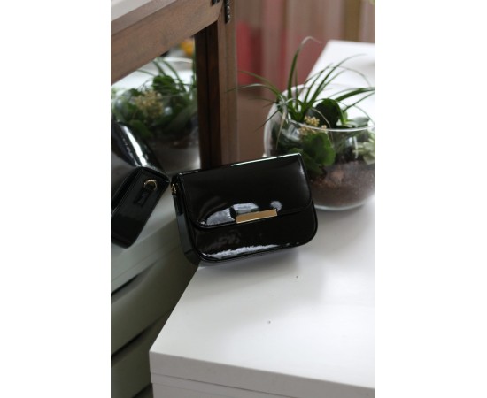 Kadın Siyah Rugan Toka Detaylı Kumaş Askılı Omuz Çantası