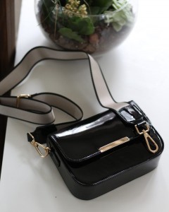 Kadın Siyah Rugan Toka Detaylı Kumaş Askılı Omuz Çantası Kadın Siyah Rugan Toka Detaylı Kumaş Askılı Omuz Çantası