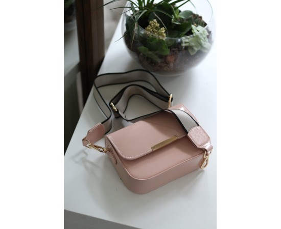 Kadın Pudra Rugan Toka Detaylı Kumaş Askılı Omuz Çantası