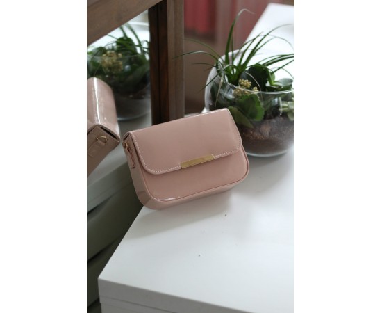 Kadın Pudra Rugan Toka Detaylı Kumaş Askılı Omuz Çantası