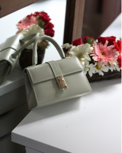 Kadın Mint Yeşili Gold Kare Kilit Detaylı Mini El & Omuz Çantası