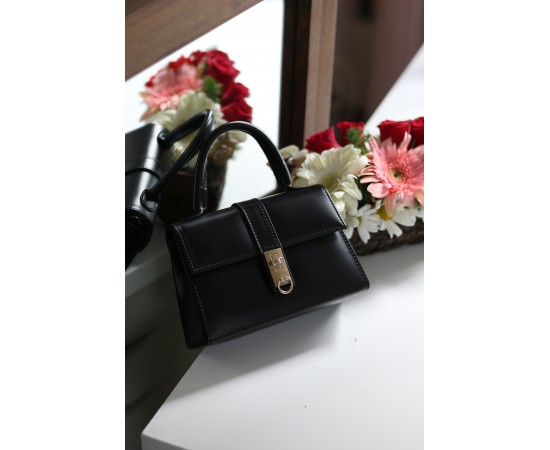 Kadın Siyah Gold Kare Kilit Detaylı Mİini El & Omuz Çantası