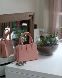  Kadın Pudra Çift Kulp Detaylı Mini Kalıp Omuz Çantası