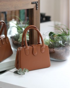 Kadın Taba Çift Kulp Detaylı Mini Kalıp Omuz Çantası