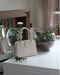 Kadın Krem  Çift Kulp Detaylı Mini Kalıp Omuz Çantası