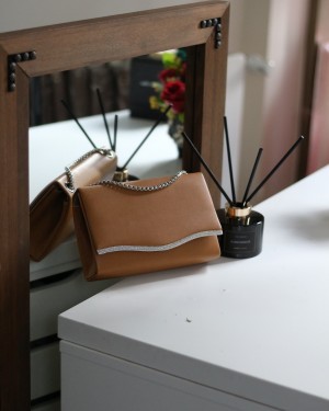 Kadın Karamel Taş Detaylı Zincirli Omuz Çantas