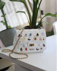 Kadın Beyaz Taş Aksesuar Detaylı Ayarlanabilir Askılı Omuz Çantası
