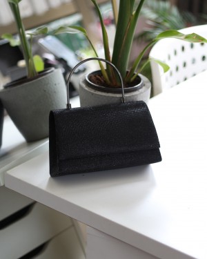 Kadın Siyah Metal Tutma Saplı Kapaklı Abiye Çanta