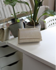 Kadın  Gold Metal Tutma Saplı Kapaklı Abiye Çanta