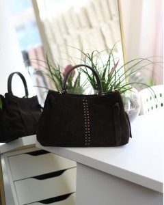 Kadın Acı Kahve Süet Gold Zımba Detaylı Omuz Çantası