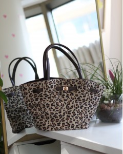 Kadın Leopar Süet Gold Toka Detaylı Büyük Boy Omuz Çantası