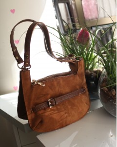 Kadın Camel Süet Gold Toka Detaylı Slim Omuz Çantası