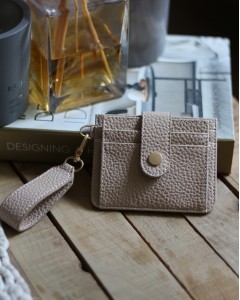 Kadın Vizon Mini Maskot Kartlık