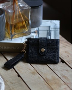 Kadın Siyah Mini Maskot Kartlık