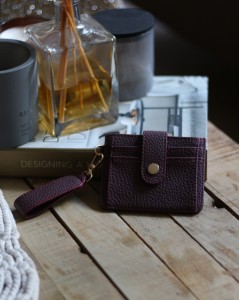 Kadın Bordo Mini Maskot Kartlık