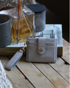 Kadın Gri Mini Maskot Kartlık