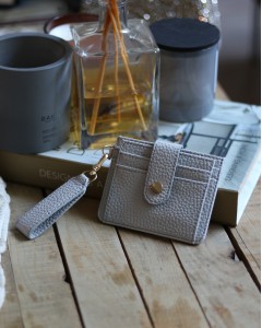 Kadın Gri Mini Maskot Kartlık