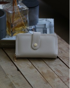 Kadın Krem Kartlık Detaylı Orta Boy Cüzdan