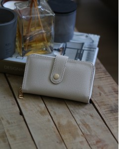 Kadın Krem Kartlık Detaylı Orta Boy Cüzdan