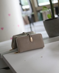 Kadın Krem Eskitme Doku Gold Aksesuar Detaylı Cüzdan