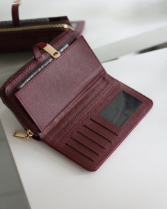 Kadın Bordo Eskitme Doku Gold Aksesuar Detaylı Cüzdan