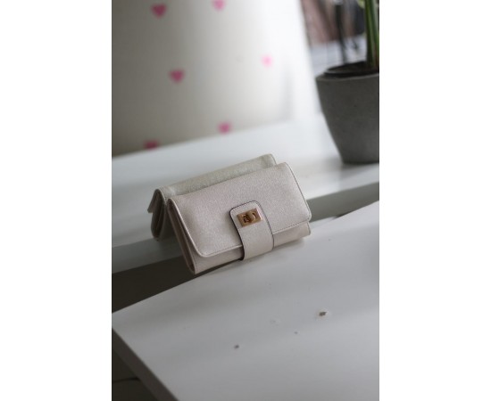 Kadın Krem Gold Aksesuar Detaylı Cüzdan Kadın Krem Gold Aksesuar Detaylı Cüzdan