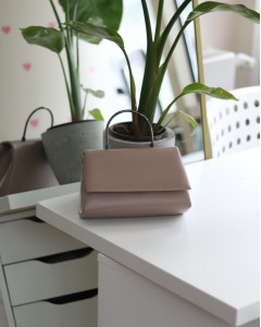 Kadın Vizon Mat Deri Metal Sap Detaylı El & Omuz Çantası