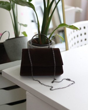 Kadın Acı Kahve Süet Metal Sap Detaylı El & Omuz Çantası Kadın Acı Kahve Süet Metal Sap Detaylı El & Omuz Çantası