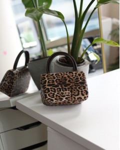  Kadın Leopar Yumuşak Parlak Deri Saplı Omuz Çantası