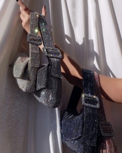 Kadın Gold Toka Detaylı Taş Dokuma Omuz Çantası