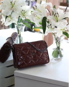 Kadın Bordo Rugan Üçgen Desen Zincir Detaylı Omuz Çantası