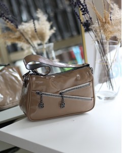 Kadın Vizon Rugan Çapraz Fermuarlı Omuz Çantası