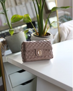 Kadın Vizon Zincirli Kapitone Çanta