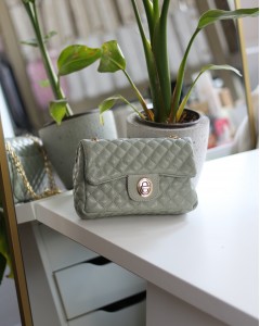 Kadın Mint Yeşil Zincirli Kapitone Çanta