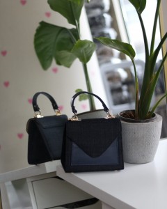 Lacivert Siyah Kot Detaylı Tutmalı El Omuz Çantası