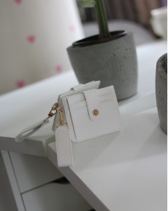 Kadın Beyaz Maskot Kartlık Cüzdan 