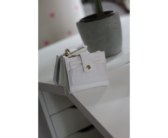 Kadın Beyaz Kroko Desenli Kartlık Detaylı Kare Cüzdan