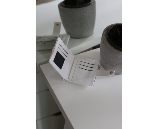 Kadın Beyaz Kroko Desenli Kartlık Detaylı Kare Cüzdan