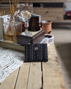 Siyah Dokuma Desen Kare Kartlık Detaylı Cüzdan