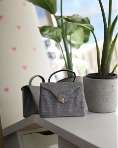 Platin Simli Oval Gold Aksesuarlı Taşlı Tutma Kulplu Abiye El Çantası 