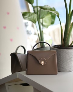 Vizon Mat Oval Gold Aksesuarlı Taşlı Tutma Kulplu Abiye El Çantası