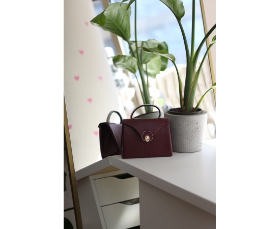 Bordo Mat Oval Gold Aksesuarlı Taşlı Tutma Kulplu Abiye El Çantası Bordo Mat Oval Gold Aksesuarlı Taşlı Tutma Kulplu Abiye El Çantası