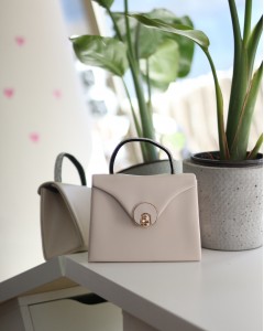 Krem Mat Oval Gold Aksesuarlı Taşlı Tutma Kulplu Abiye El Çantası