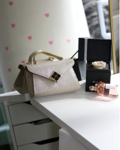 Gold Simli Kare Gold Aksesuar Detaylı Abiye Çanta