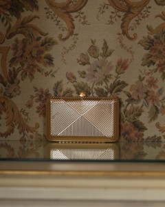 Kadın Gold Metal Zincir Askılı Abiye Çanta