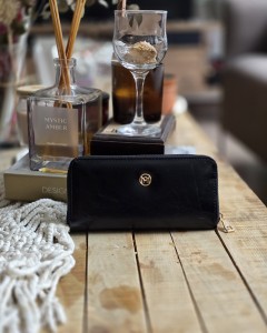 Siyah Dokulu Slim Kartlık Detaylı Cüzdan