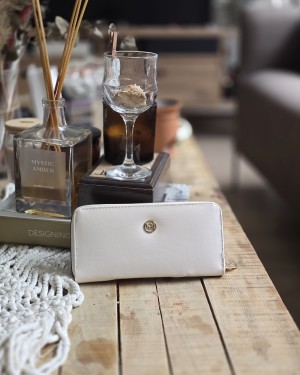 Krem Dokulu Slim Kartlık Detaylı Cüzdan